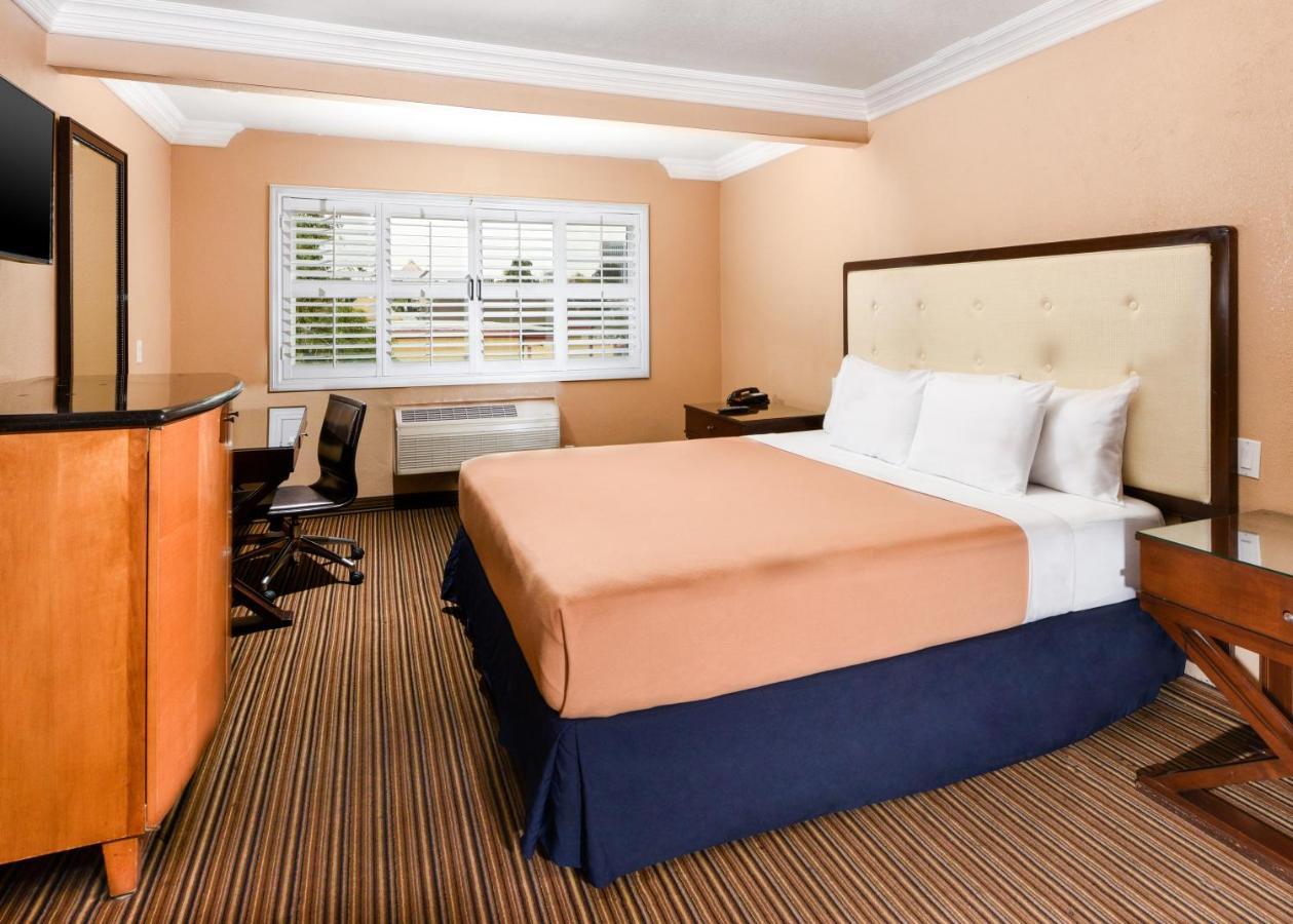 Hollywood Express South Motel